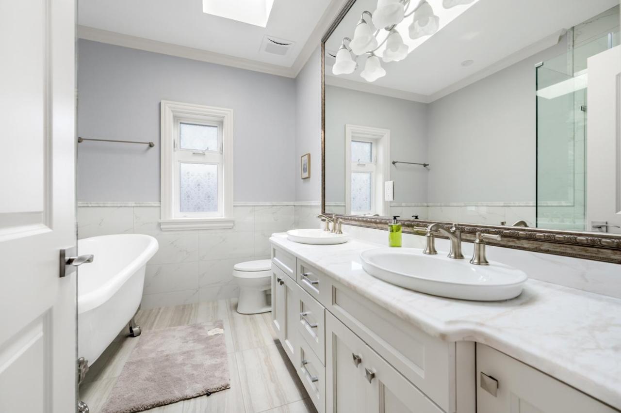 Vancouver Haven: Luxurious Private Bedroom Near Attractions Dış mekan fotoğraf